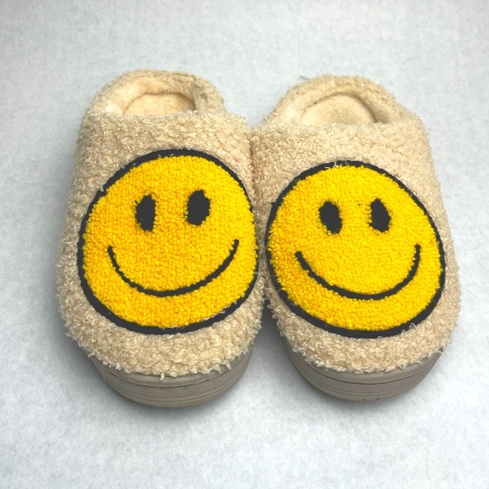 Smiley 🙂 Slip-On Shoes Size 38-39 Color Cream